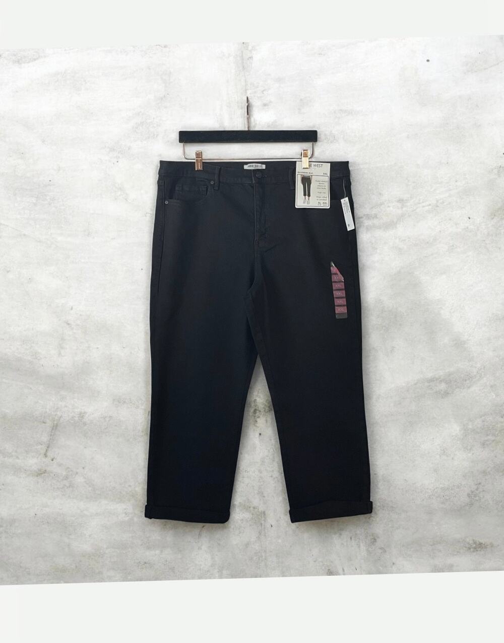 Woman’s Nine West Boyfriend Jean Black XXL